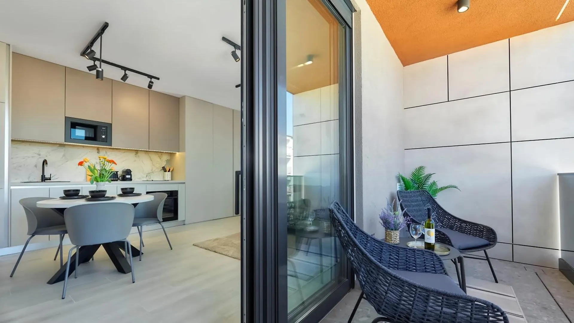 Apartment You & Me Pula With Garage Parking